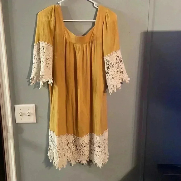 Umgee Dress - Picture 2 of 3